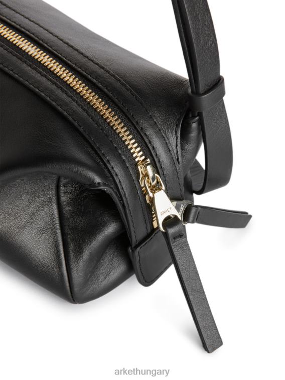 ARKET boxy crossbody bőrtáska egynemű fekete LNXFL744 táskák